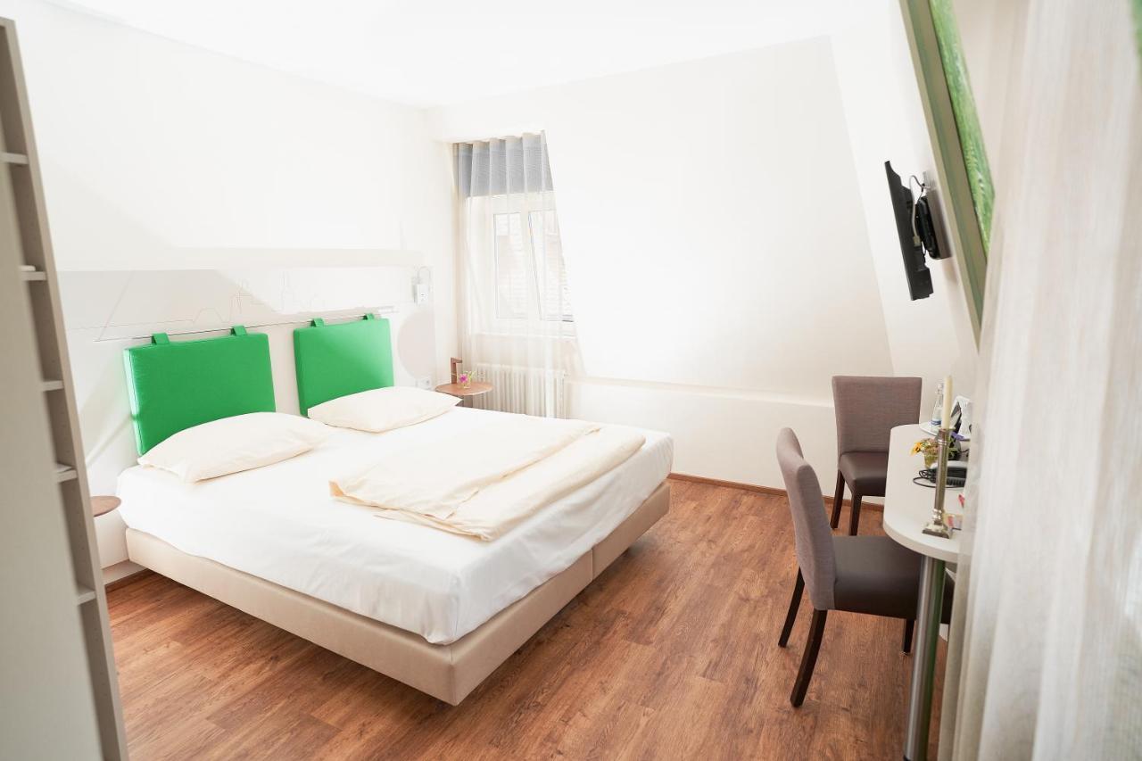 Stadthotel Engel เอทท์ลิงเงน ภายนอก รูปภาพ