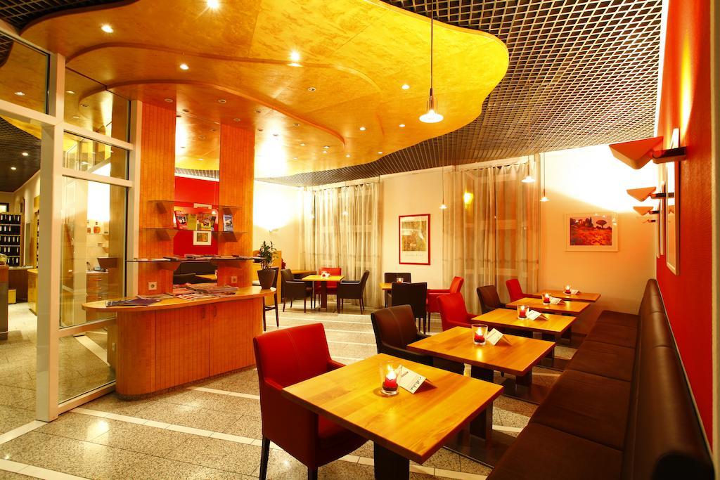 Stadthotel Engel เอทท์ลิงเงน ภายนอก รูปภาพ