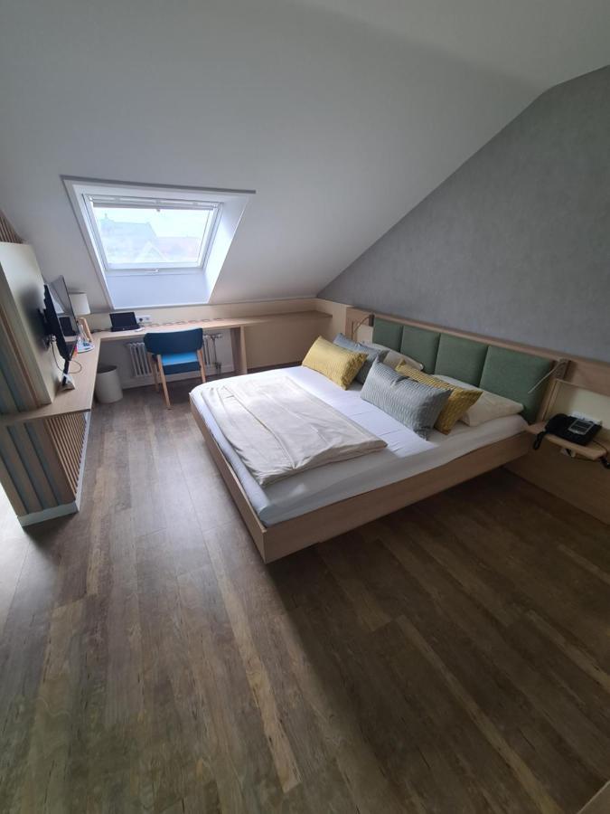 Stadthotel Engel เอทท์ลิงเงน ภายนอก รูปภาพ