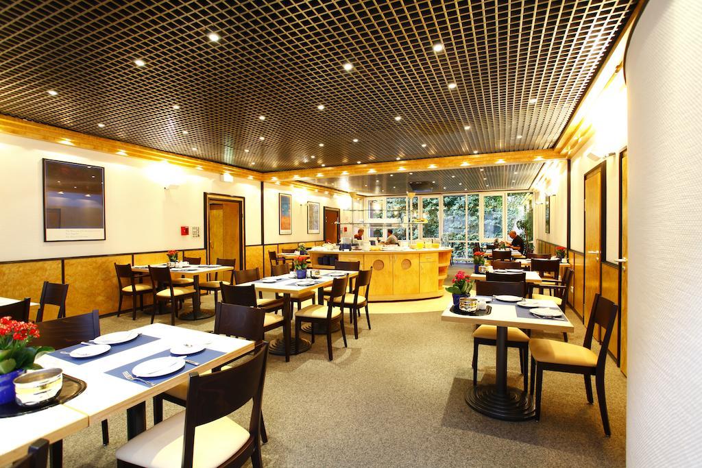 Stadthotel Engel เอทท์ลิงเงน ภายนอก รูปภาพ