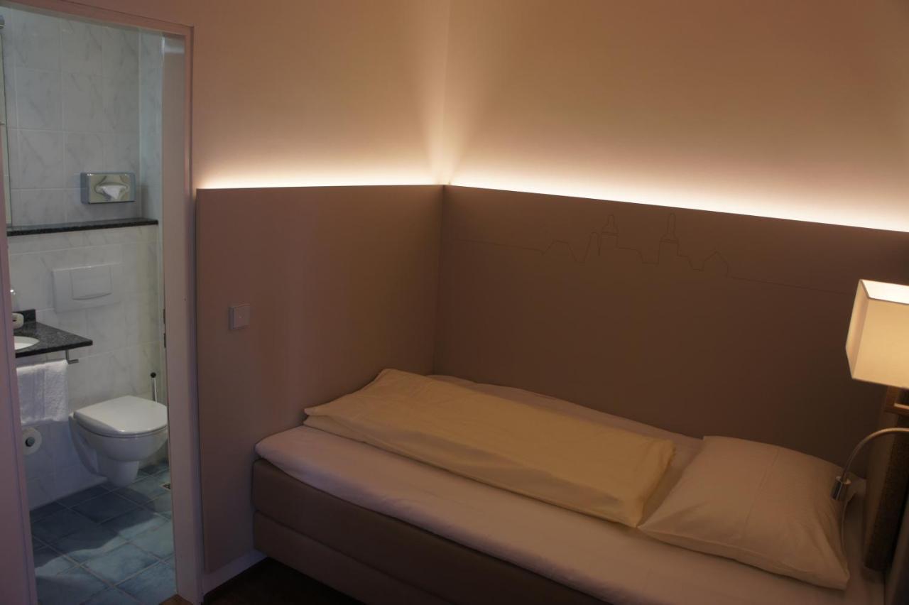 Stadthotel Engel เอทท์ลิงเงน ภายนอก รูปภาพ