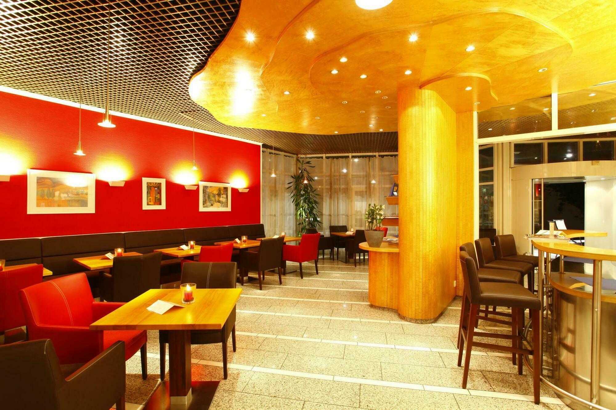 Stadthotel Engel เอทท์ลิงเงน ภายนอก รูปภาพ